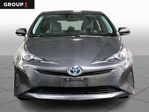 Certified 2016 Toyota Prius Three image 3