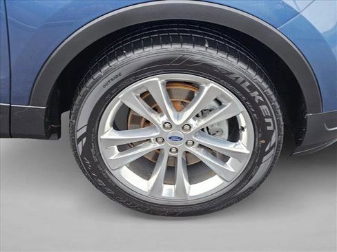 Used 2019 Ford Explorer XLT w/ Equipment Group 202A image 9