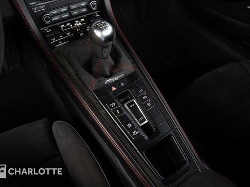 Used 2021 Porsche 718 Boxster Spyder RWD image 31