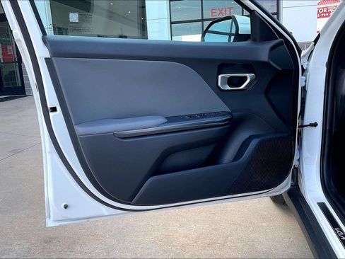 Used 2025 Kia K4 FWD image 22