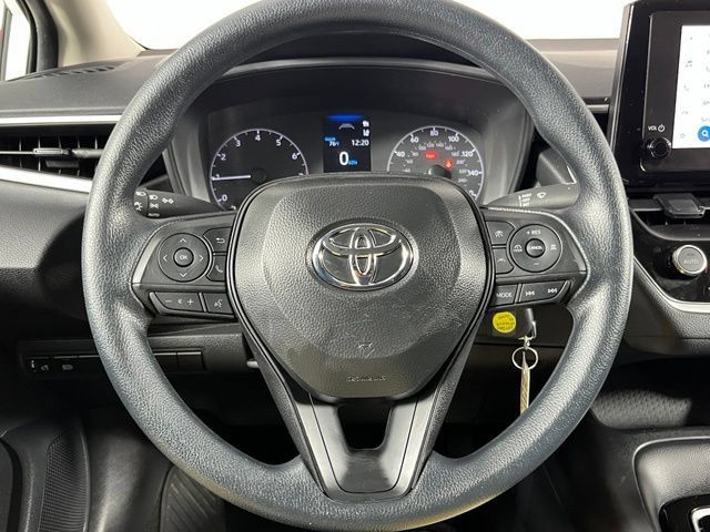 Used 2025 Toyota Corolla LE FWD image 12