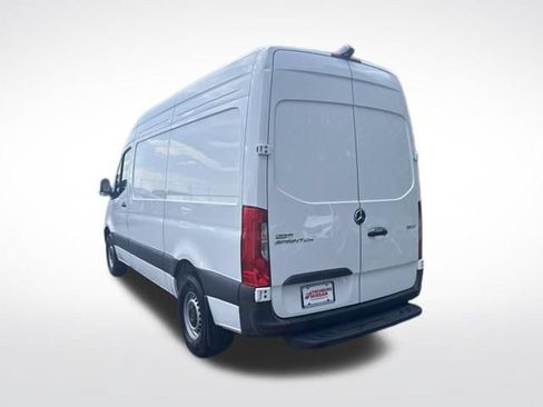 Used 2025 Mercedes-Benz Sprinter 2500 image 5