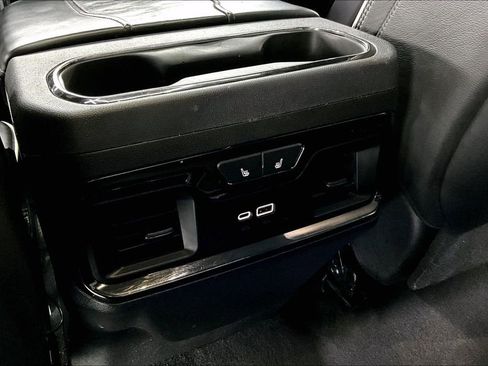 Used 2024 GMC Sierra 2500 AT4X image 11