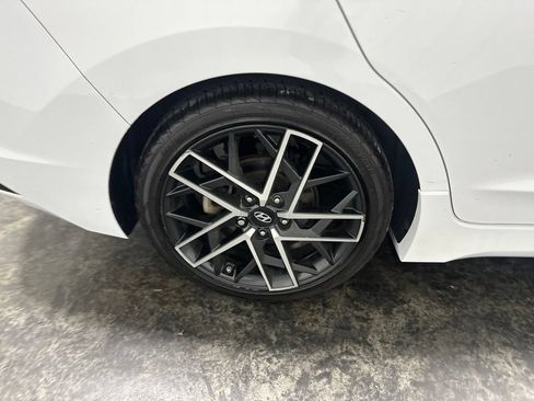 Used 2020 Hyundai Elantra Sport w/ Premium Package 02 FWD image 5