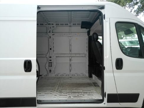 Used 2023 RAM ProMaster 2500 FWD image 5