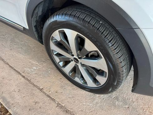 Used 2022 Kia Telluride EX w/ EX Premium Package image 32