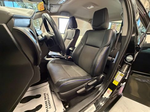 Used 2017 Toyota Corolla SE FWD image 7