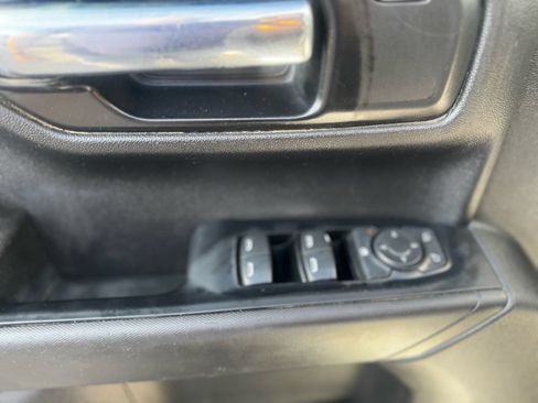 Used 2022 Chevrolet Silverado 1500 Custom w/ Safety Confidence Package AWD/4WD image 19