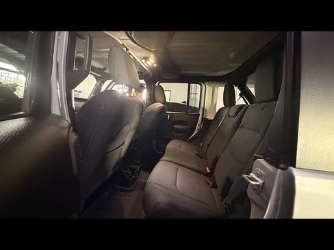 Used 2023 Jeep Wrangler Unlimited Sport AWD/4WD image 7