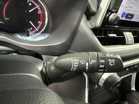 Used 2024 Toyota RAV4 XLE AWD/4WD image 36