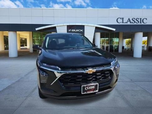 Used 2026 Chevrolet Trax LS FWD image 3