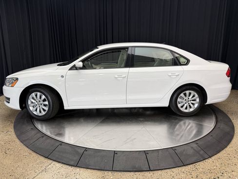 Used 2015 Volkswagen Passat 1.8T Wolfsburg Edition FWD image 4