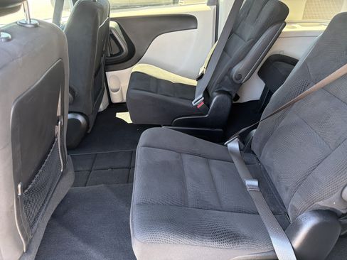 Used 2016 Dodge Grand Caravan SE w/ Quick Order Package 29E SE FWD image 23