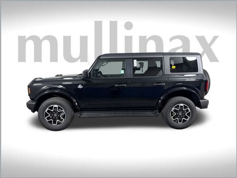 New 2026 Ford Bronco Outer Banks image 10