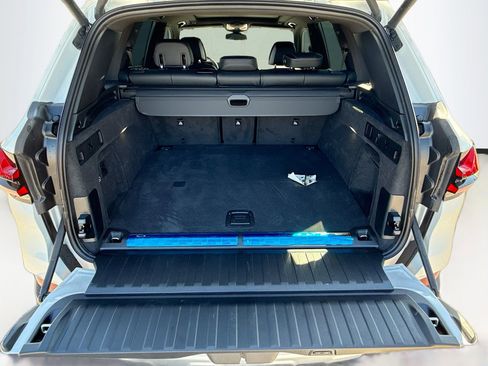 New 2025 BMW X5 xDrive50e w/ Climate Comfort Package image 12