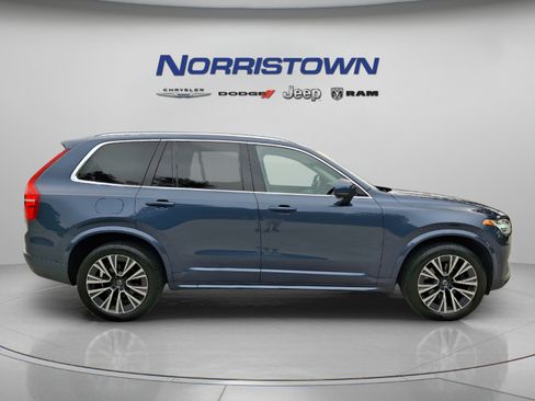 Used 2022 Volvo XC90 T5 Momentum w/ Climate Package AWD/4WD image 7