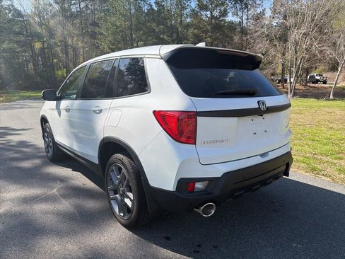 Used 2023 Honda Passport EX-L image 11