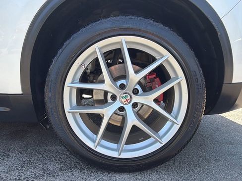 Used 2018 Alfa Romeo Stelvio Ti Lusso image 9