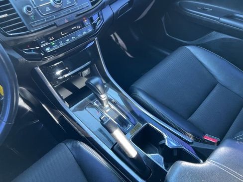 Used 2017 Honda Accord Sport image 14