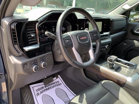Used 2022 GMC Sierra 1500 SLT w/ SLT Premium Plus Package AWD/4WD image 22