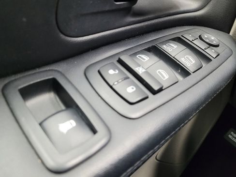 Used 2017 Dodge Grand Caravan SE w/ Power Window Group FWD image 27