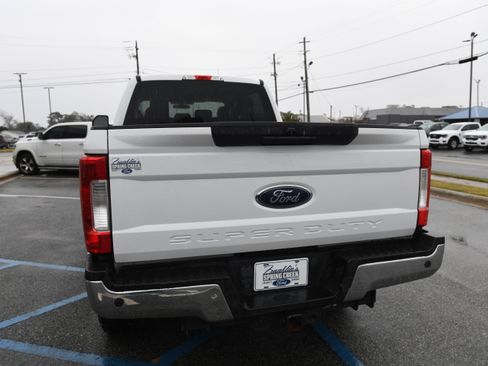 Used 2018 Ford F250 XLT w/ XLT Value Package image 18
