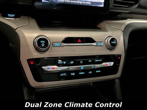 Used 2023 Ford Explorer XLT AWD/4WD image 15