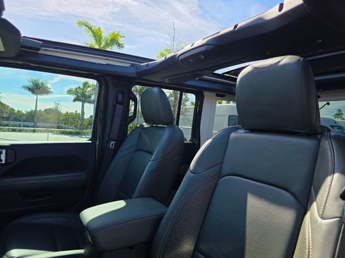 Used 2024 Jeep Wrangler High Altitude image 22