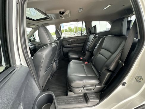 Used 2020 Honda Pilot Touring image 25