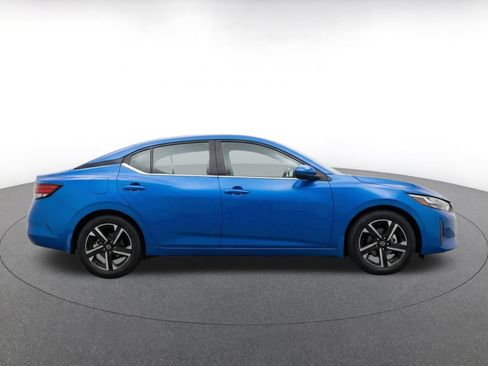 Used 2025 Nissan Sentra SV FWD image 14