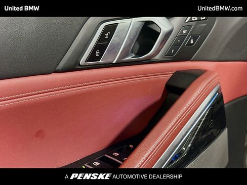 Used 2024 BMW X6 xDrive40i w/ Premium Package image 3