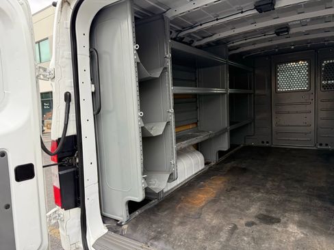 Used 2018 Nissan NV 2500 SV image 13