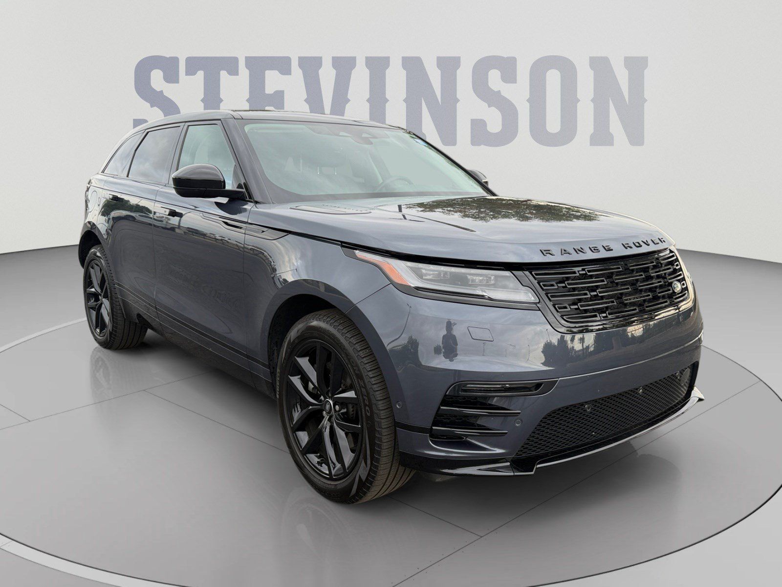 Used 2025 Land Rover Range Rover Velar Dynamic SE AWD/4WD image 7