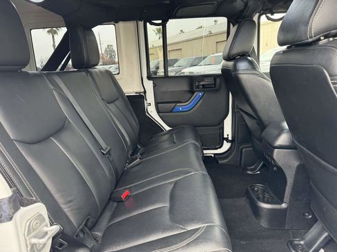Used 2015 Jeep Wrangler Unlimited Sahara w/ Max Tow Package image 18