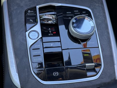 Used 2023 BMW X7 xDrive40i w/ Executive Package image 14