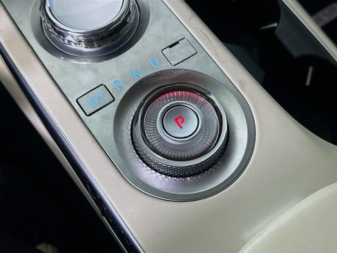 Used 2023 Genesis GV70 3.5T Sport w/ Sport Prestige Package image 33