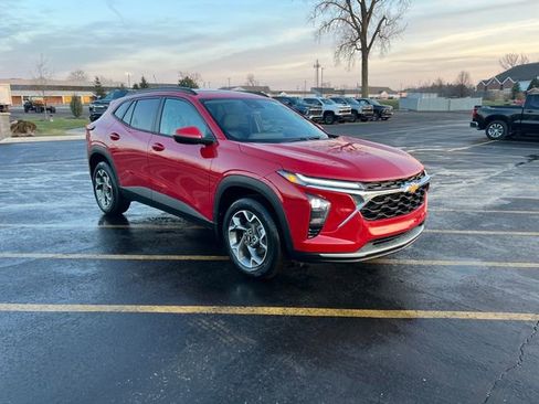 New 2026 Chevrolet Trax LT w/ Sunroof Package image 7