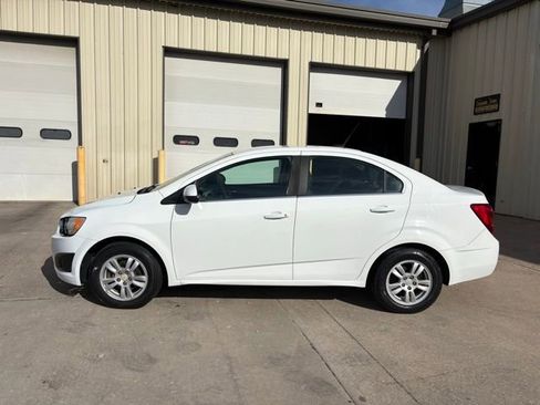 Used 2013 Chevrolet Sonic LT image 2
