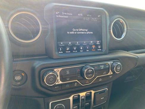 Used 2022 Jeep Wrangler Unlimited Sahara AWD/4WD image 13