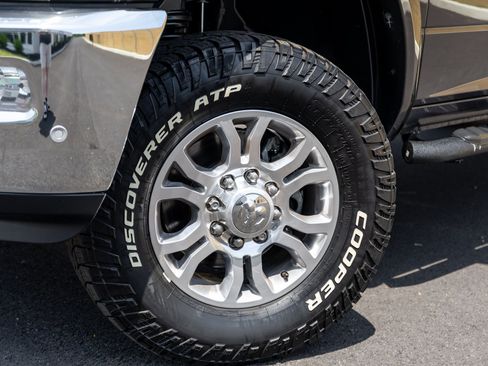 Used 2017 RAM 2500 Laramie w/ Off Road Package AWD/4WD image 5