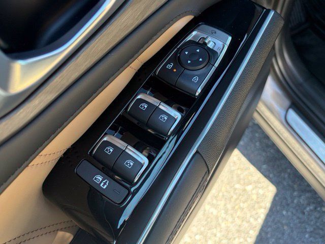 Used 2025 Kia Sorento SX Prestige w/ Olive Brown Leather Package AWD/4WD image 13