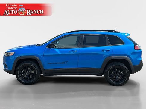 Used 2022 Jeep Cherokee Latitude AWD/4WD image 2