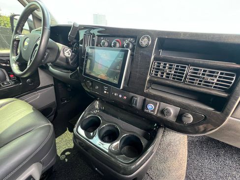 Used 2016 Chevrolet Express 2500 RWD image 41