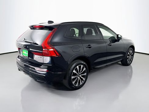 Used 2025 Volvo XC60 B5 Plus image 10