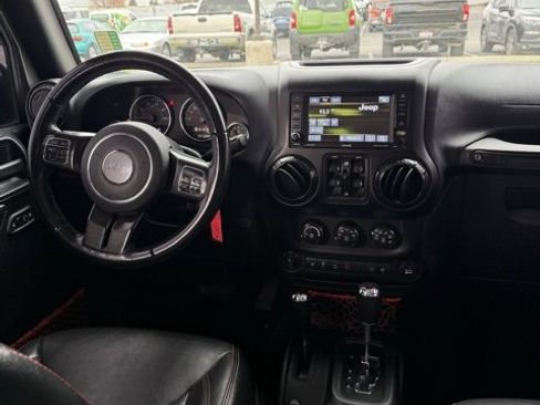 Used 2017 Jeep Wrangler Unlimited Rubicon image 23