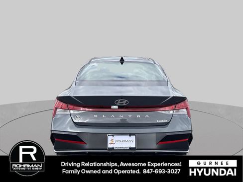 Used 2026 Hyundai Elantra Limited FWD image 8