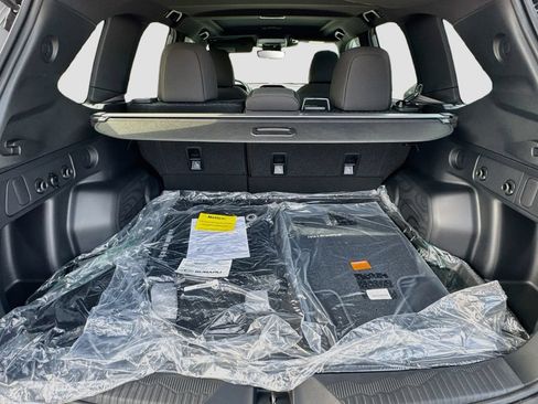 New 2026 Subaru Forester Premium AWD/4WD image 32