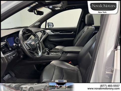 Used 2023 Cadillac XT6 Premium Luxury w/ Technology Package AWD/4WD image 13
