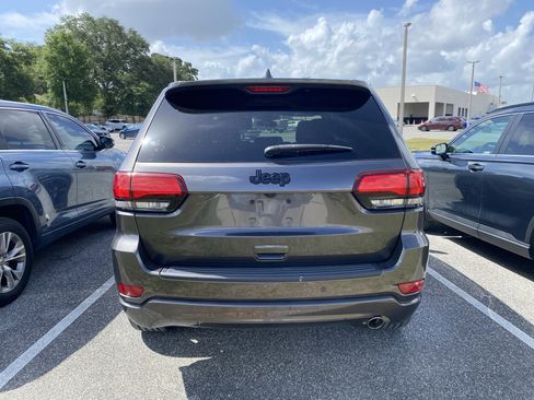 Used 2021 Jeep Grand Cherokee Laredo X RWD image 9