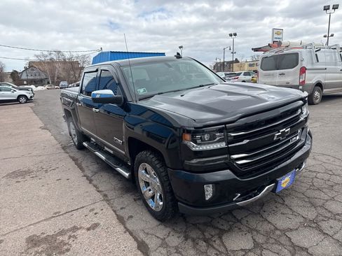 Used 2017 Chevrolet Silverado 1500 LTZ Z71 w/ LTZ Plus Package image 4